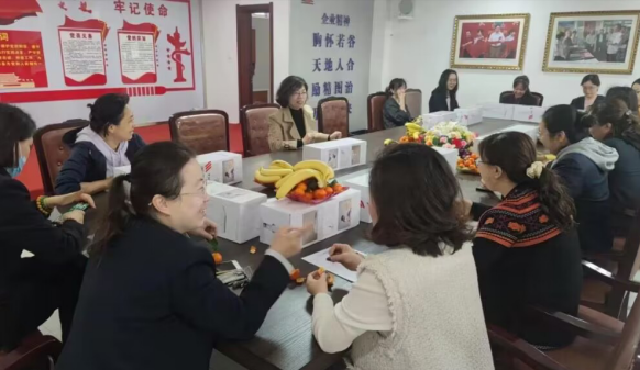 致敬“她”力量—公司工會(huì)舉行“三八”國 際勞動(dòng)?jì)D女節(jié)座談會(huì)